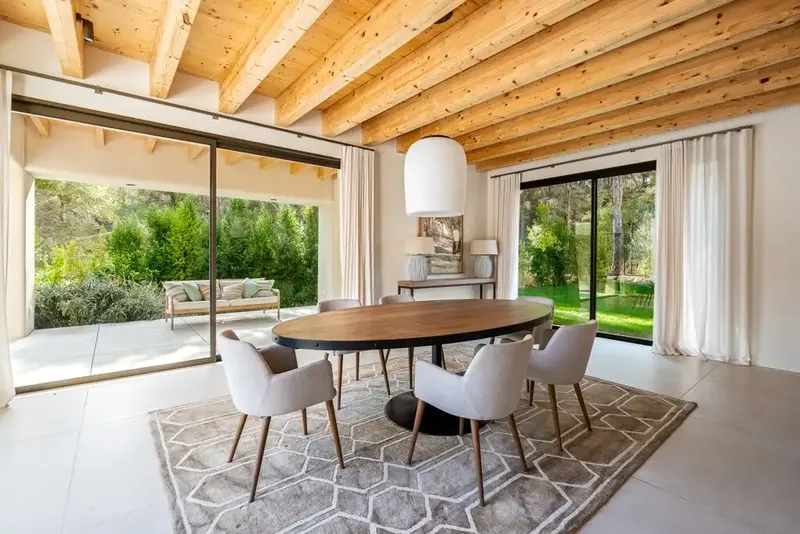 Esta villa de nueva construcción en venta en Cala Vinyes combina amplias proporciones, materiales cuidadosamente seleccionados y avanzadas s — photo 8
