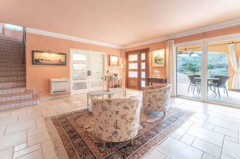 Spacious Mediterranean villa with sprawling grounds for sale in Santa Ponsa — photo 4