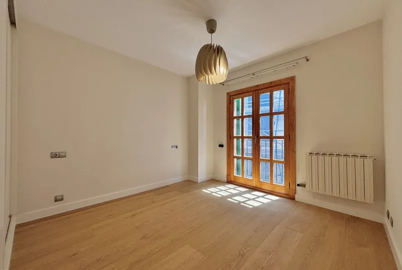 Elegant apartment with 2 parking spaces in the historic center of Palma — photo 11