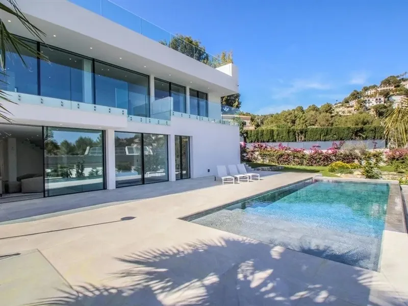 Luxurious new build villa with pool and sea views in exclusive Son Vida — photo 3