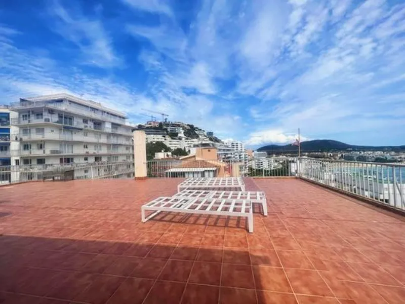 Penthouse in Santa Ponsa with large terrace and views over the whole bay — photo 8
