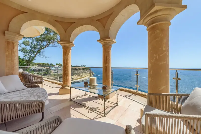 Exclusive villa for seasonal rental on the seafront in Portals Vells, Mallorca, with 7 bedrooms, 8 bathrooms, independent apartment — photo 3