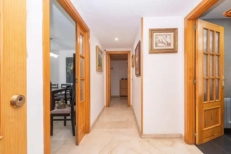 Fantastic 3-bedroom apartment with terrace, parking, storage room and park views in Camp Redó — photo 11