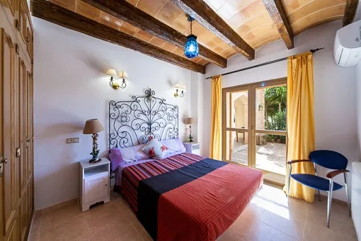 Campos, Majorcan stone-clad finca in Campos with holiday rental license — photo 9