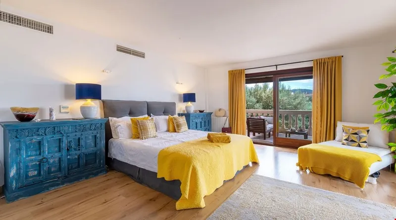 Secluded four-bedroom Mediterranean villa with private pool in Calvià — photo 6