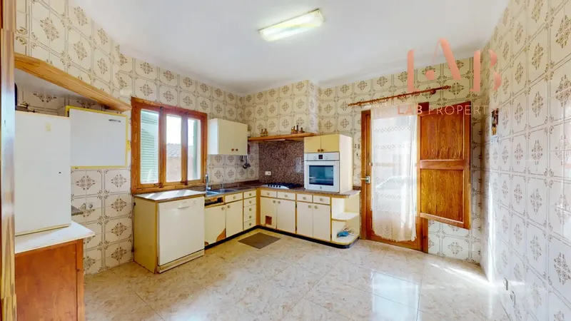 An opportunity with enormous potential in Pòrtol, ideal for those seeking a spacious property to renovate, a family project or a — photo 8