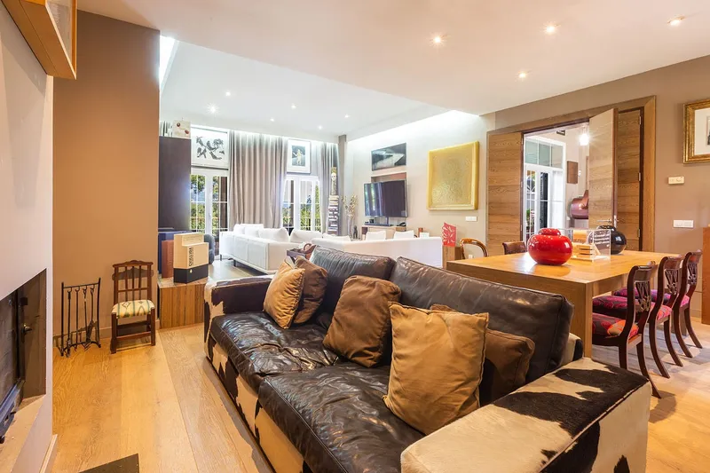 Spacious Mediterranean villa in a quiet residential area near the beach — photo 7