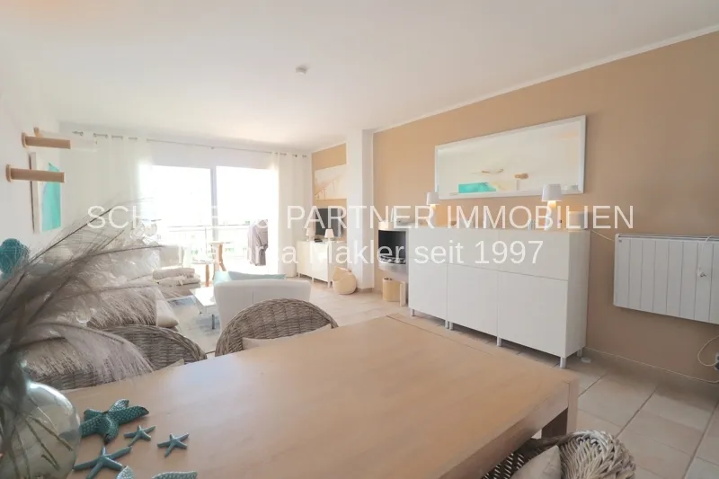 Modern apartment with 2 bedrooms and sea views — photo 9