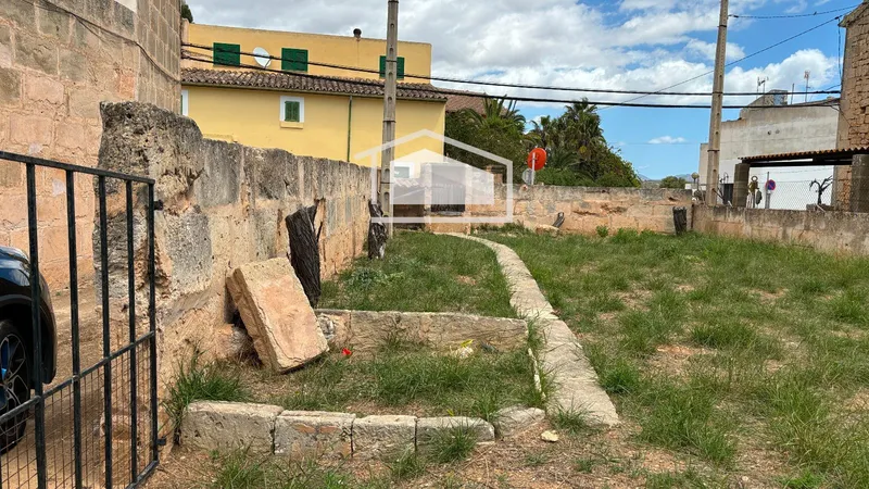 Buildable Urban Plot in Ses Salines - 229 m² with Potential for Residential Projects — photo 8