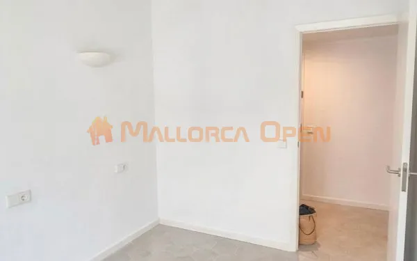 Apartment on the First Line in S'Illot — photo 5