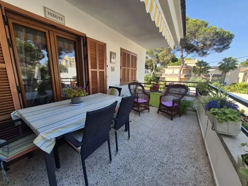 Located in one of the most sought-after residential areas of Playa de Palma, specifically in the popular neighborhood of Las Maravillas, this apartment — photo 1