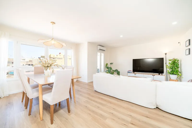 Reformed three-bedroom flat with balcony in Pere Garau — photo 1