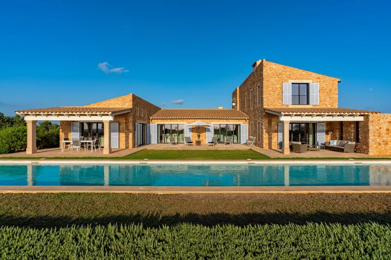 Self-sufficient finca with panoramic views and sustainable features near Ses Salines — photo 2