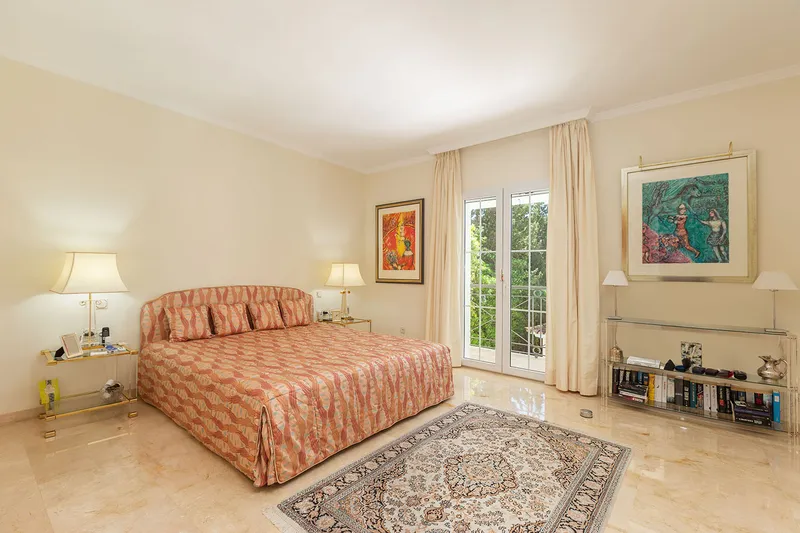 High-quality villa with character and sunny ambience — photo 9