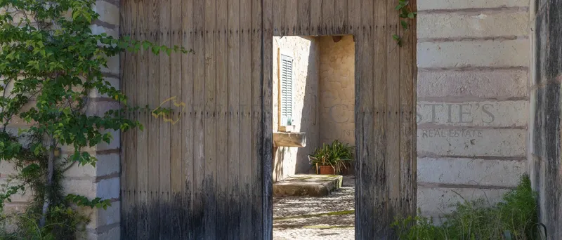 Rustic finca in Bunyola with guest house and spectacular views with lots of potential — photo 5