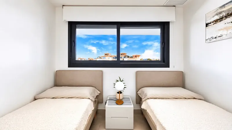 Modern home in an exclusive location: almost like a brand-new home. — photo 9