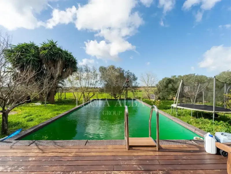 Se vende finca rústica con 1.700 mts cuadrados de terreno aprox., piscina y safreig, agua de pozo y luz. — photo 1