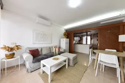 Bright 3-bed apartment in Cala Bona, 90 sqm — photo 1