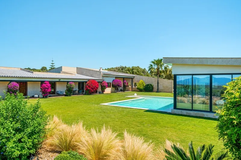 Modern country house with private equestrian facilities near Palma — photo 2