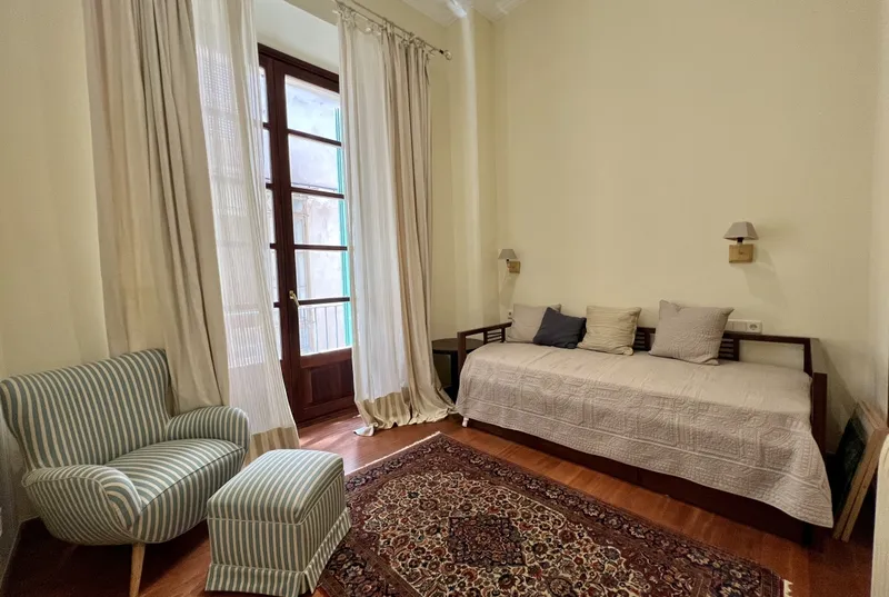 Impressive noble floor with sea views in Palma — photo 9