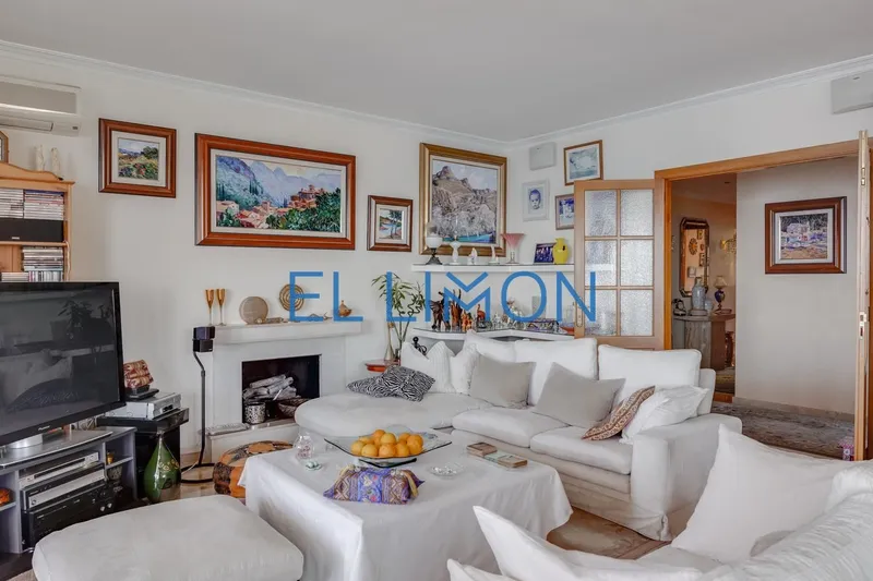 Apartment with Sea View — photo 5