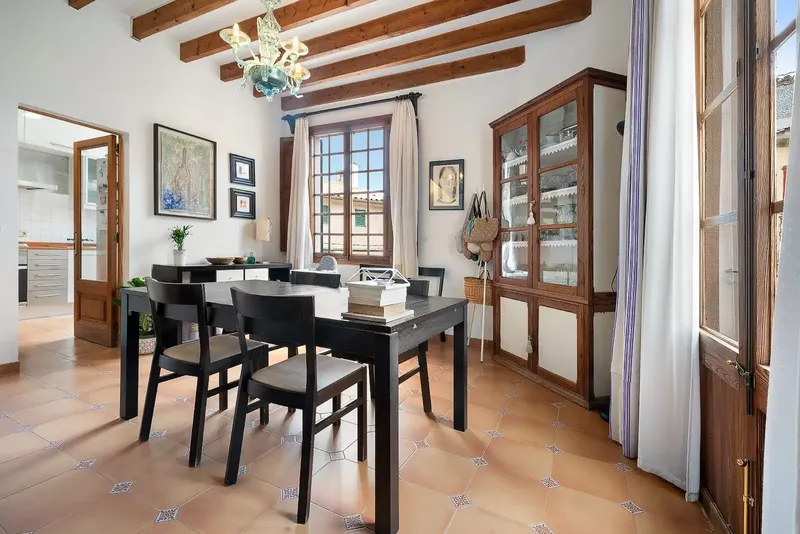 House of 222 m2 in Pollença with garage for a small car and approx. 30 m2 of terraces and patio. It has 4 bedrooms, one of them on the ground floor — photo 7