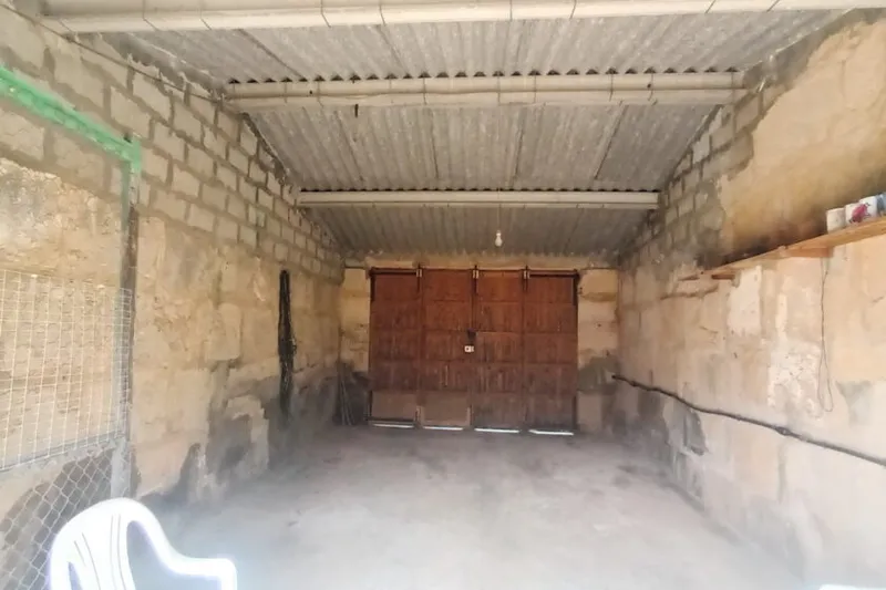 2-storey village house with courtyard, terrace and garage in Llombards — DH 08 — photo 6