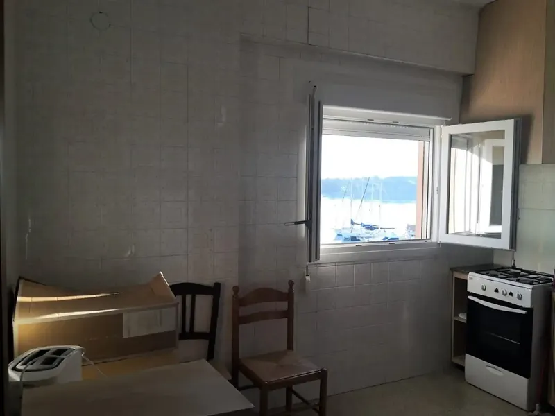 Segundo piso ático en Portocolom ubicado en primera línea de mar de 124m, dispone de salón comedor con chimenea y terraza de unos 6m con vis — photo 4