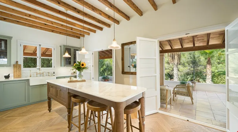 Historic eight-bedroom estate with guest apartment and mountain views in Palma — photo 5