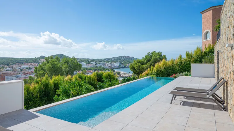 Modern villa with pool and sea views in a quiet area of Santa Ponsa — photo 1