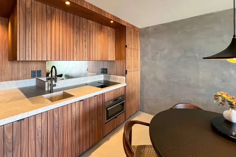 This apartment, completely renovated in 2025, is located in the coveted Silverpoint residential complex in Portals Nous and combines a design — photo 6