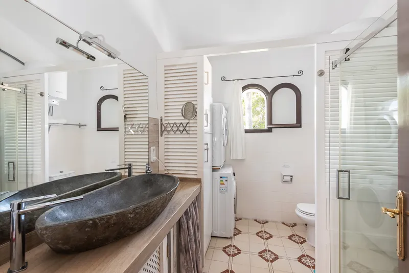 Unique penthouse with fantastic views over Cala Anguila with holiday rental license — photo 7