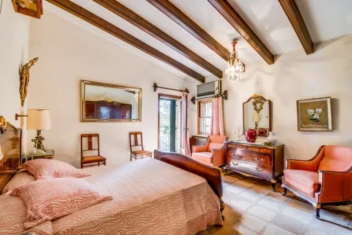 Pollensa, rural manor house with guest houses, tennis court and swimming pool in Pollença — photo 8