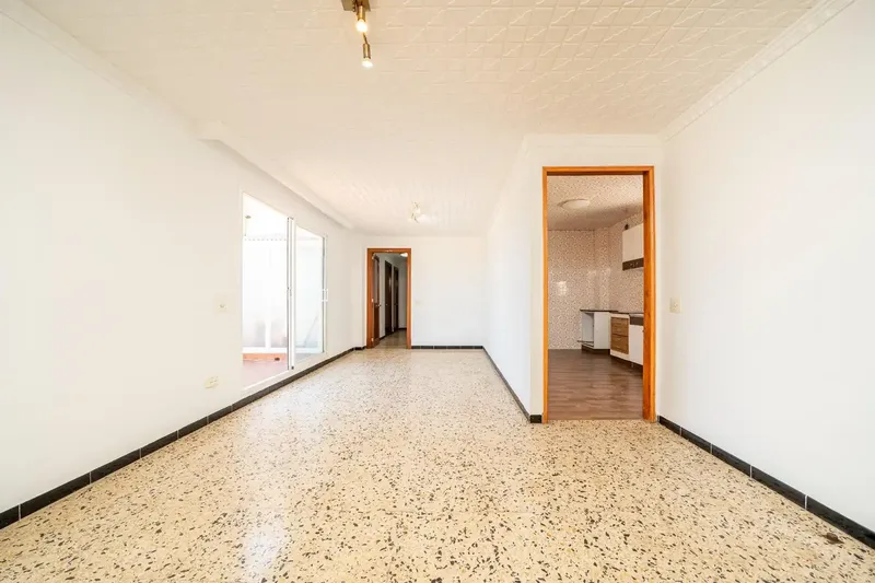 Os presentamos en venta este ático situado en la zona de Aragón, Palma de Mallorca, en una 9.ª planta con ascensor y con terraza privada. — photo 11