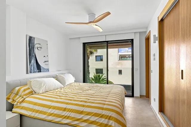 Duplex penthouse with rooftop pool for sale in Playa de Palma, Mallorca — photo 10