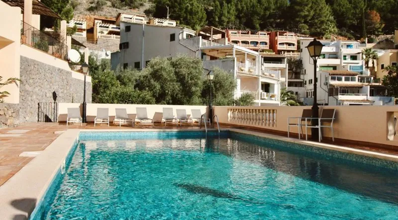 Apartment with terrace and beautiful views in the port of Soller — photo 1