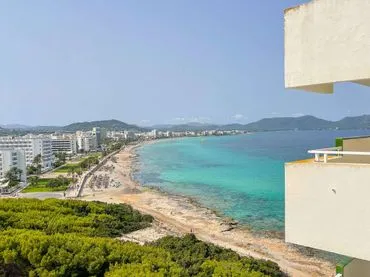 Penthouse with terrace for rent in Cala Millor — photo 1