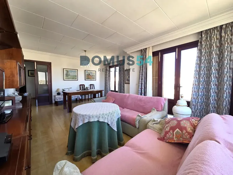 Explore this magnificent opportunity in Sa Pobla: a flat that redefines the concept of space, comfort and privacy, ideal for families who — photo 1