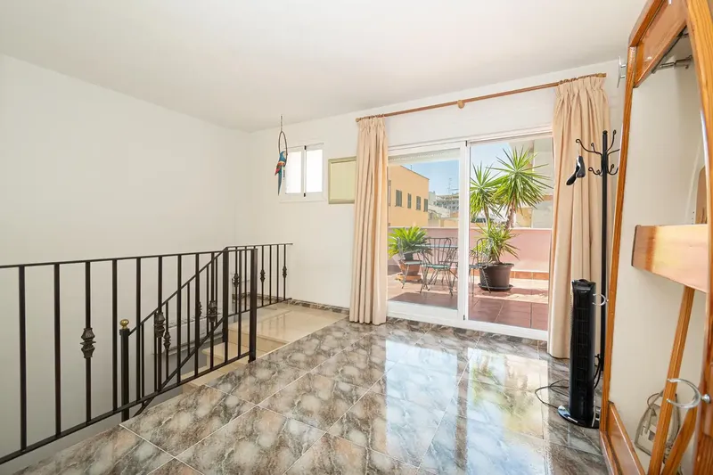 Four-storey detached house with garage and magnificent terrace in Camp d'en Serralta, Palma — photo 12