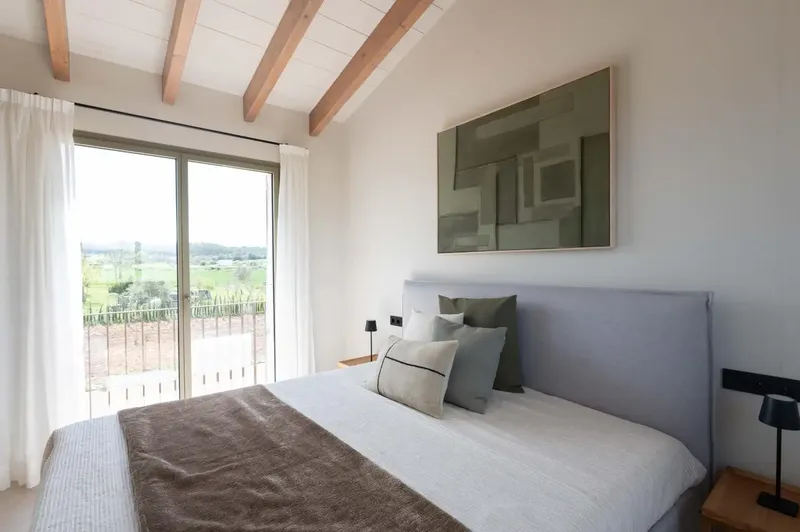 Discover this impressive rustic finca located in the charming town of Sineu, where luxury meets nature. With a — photo 7