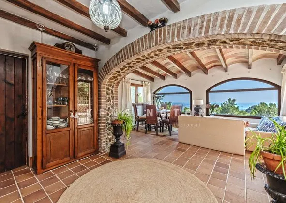 Country house in Puigpunyent — photo 1