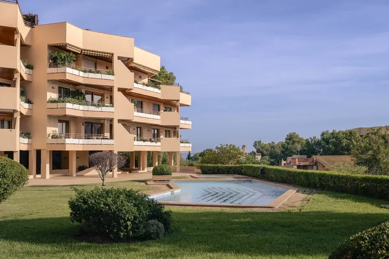 Renovated designer apartment with sea views in La Bonanova — photo 1