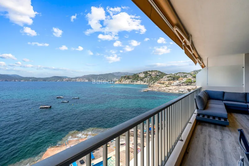 Renovated frontline apartment for sale in Costa de la Calma, Southwest Mallorca — photo 1