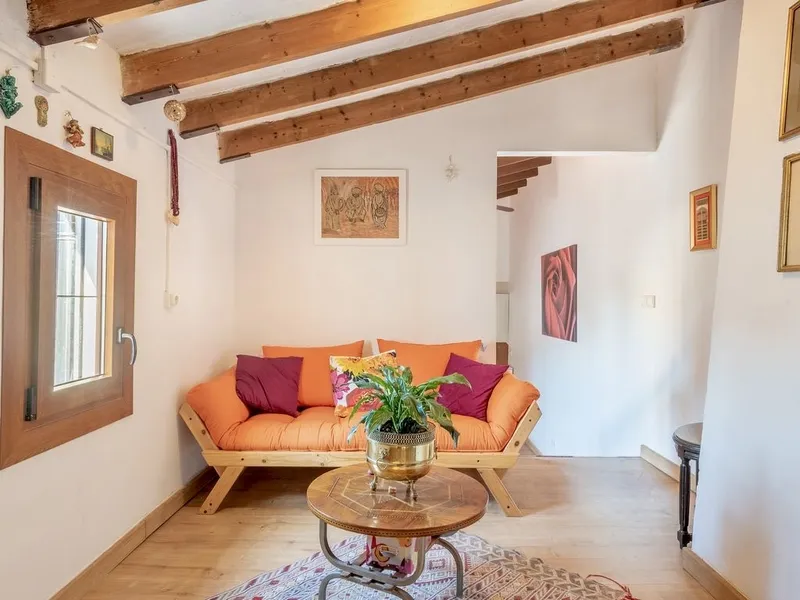 Mediterranean village house with marvellous patio — photo 5
