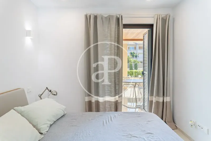 Piso con terraza en alquiler en Carrer de la Llimonera — photo 8
