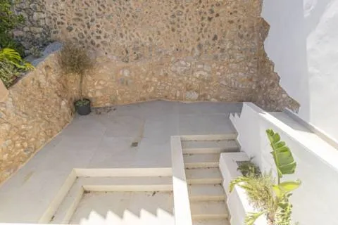 House — photo 3