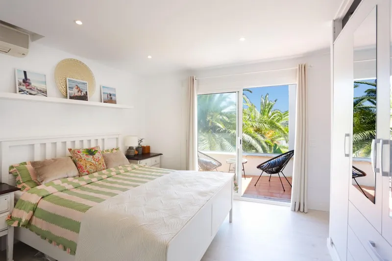 Fantastic semi-detached villa recently renovated in a quiet and privileged area of Santa Ponsa — photo 11