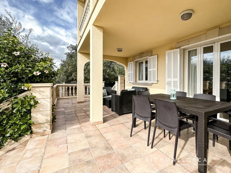 Villa with 2 flats in sought-after area — photo 3