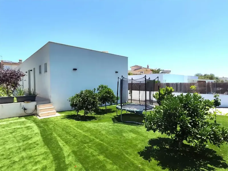 En venta espectacular casa unifamiliar de reciente construcción (2021), situada en Ses Vinyes de Son Verí, una zona tranquila de Marratxí, a — photo 4