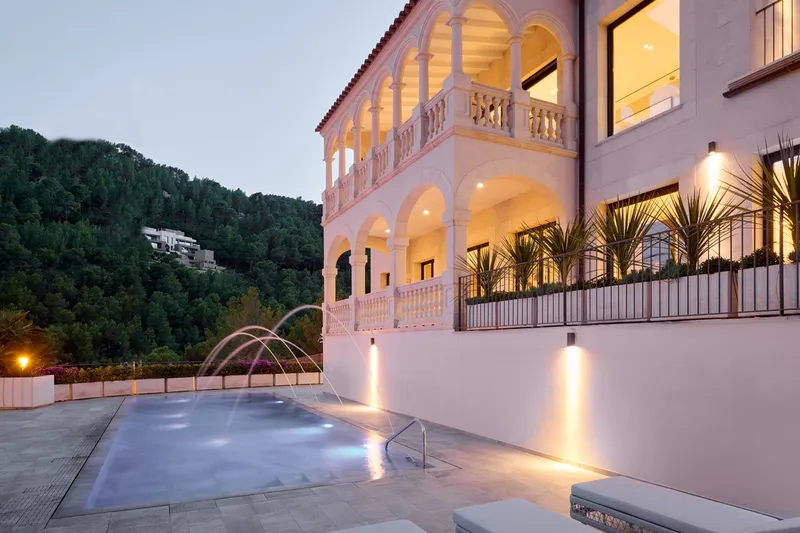 Luxurious Mediterranean-style villa with impressive sea views in Son Vida - Marcel Remus Real Estate — photo 2